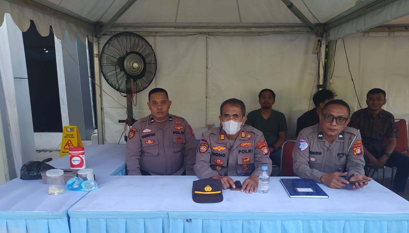 Polisi Siaga di RSUD Bekasi, Kawal Penanganan Korban Kecelakaan Kereta di Bekasi Timur