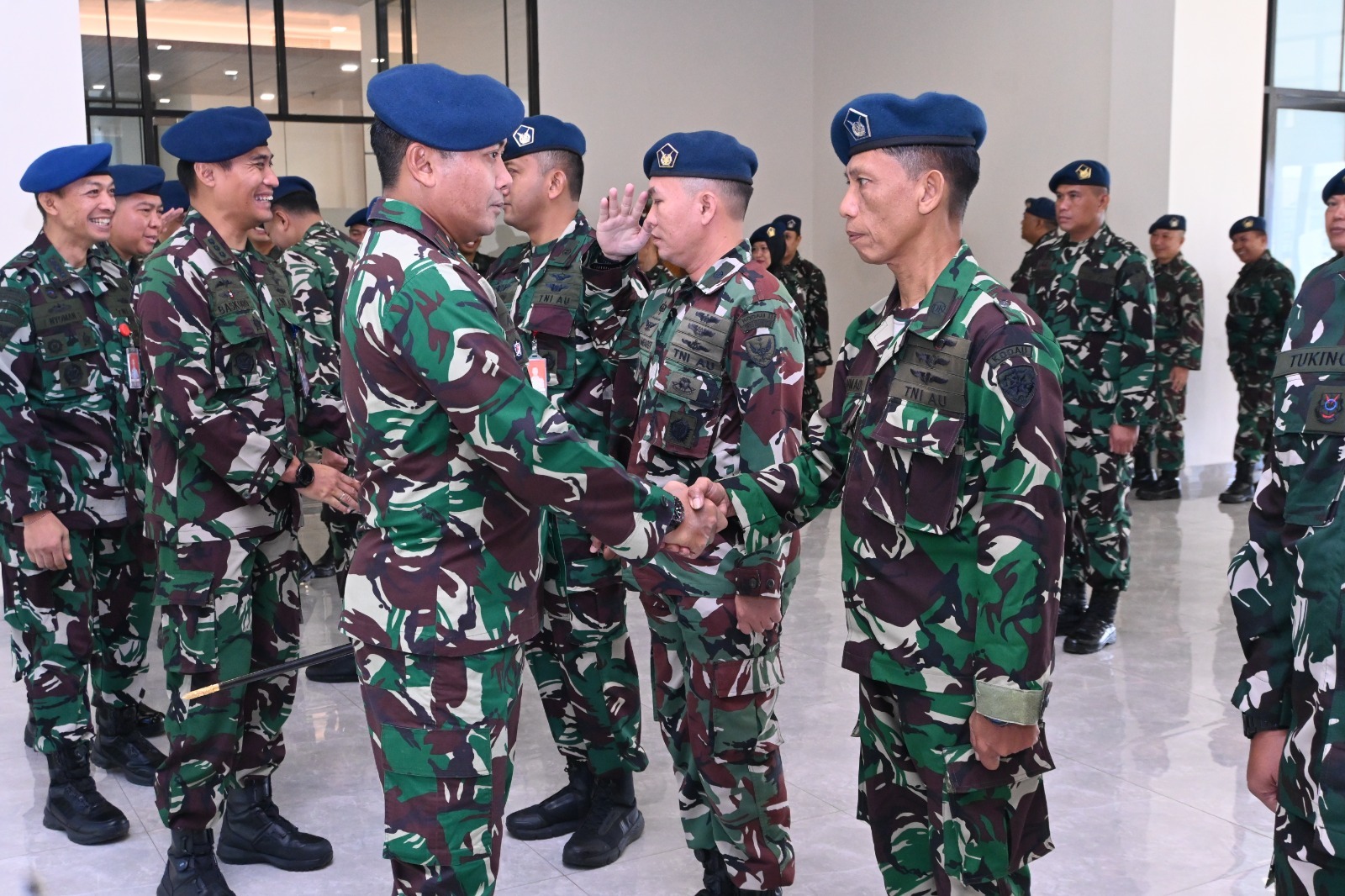 Komandan Lanud Sultan Hasanuddin Pimpin Laporan Korps Kenaikan Pangkat 21 Perwira