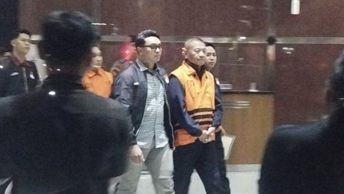 Bupati Tulungagung Gatut Peras Pejabat Rp 2,7 Miliar untuk Beli Sepatu