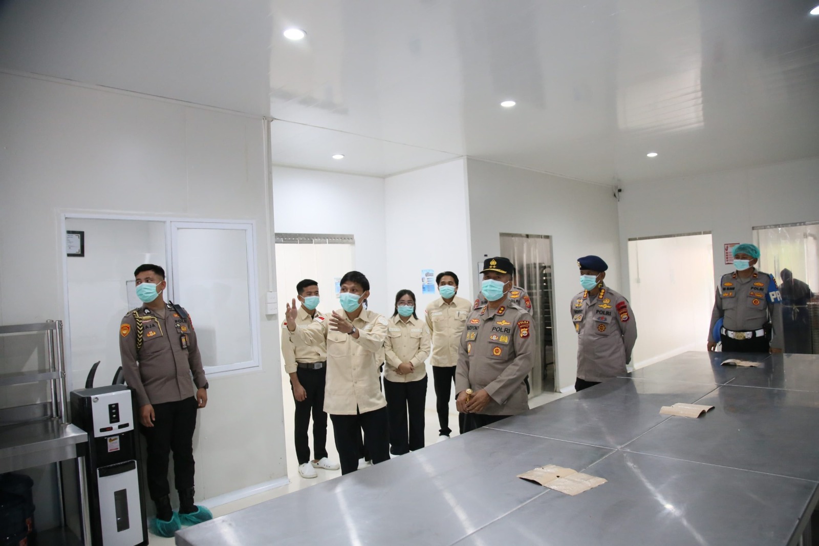 Pastikan Gizi dan Higienitas, Kapolda Bengkulu Tinjau Langsung Dapur SPPG Brimob Kandang