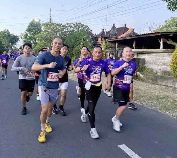 Kapolda Lampung Bersama Personel dan Bhayangkari Meriahkan Kemala Run 2026