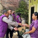 Polda Lampung Berikan Trauma Healing Dan Sembako Kepada Masyarakat Terdampak Banjir