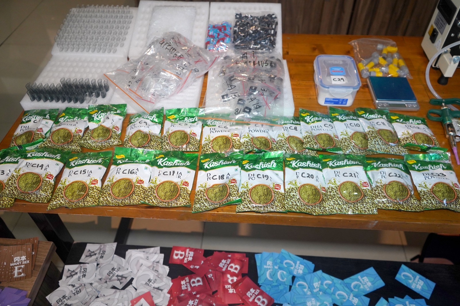 Polda Metro Jaya Bongkar Clandestine Lab Cartridge Vape Mengandung Narkotika Golongan II