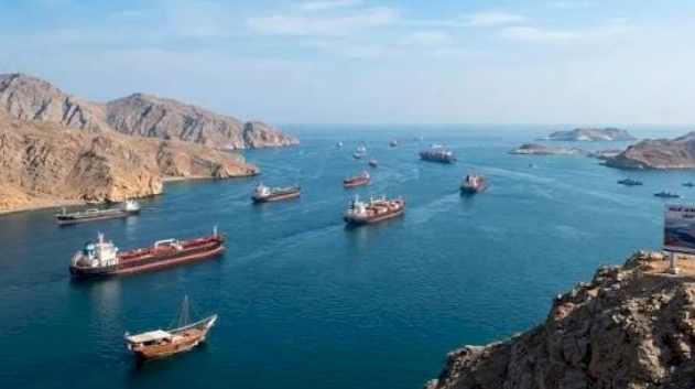 Iran Izinkan Kapal Tertentu Melintas di Selat Hormuz