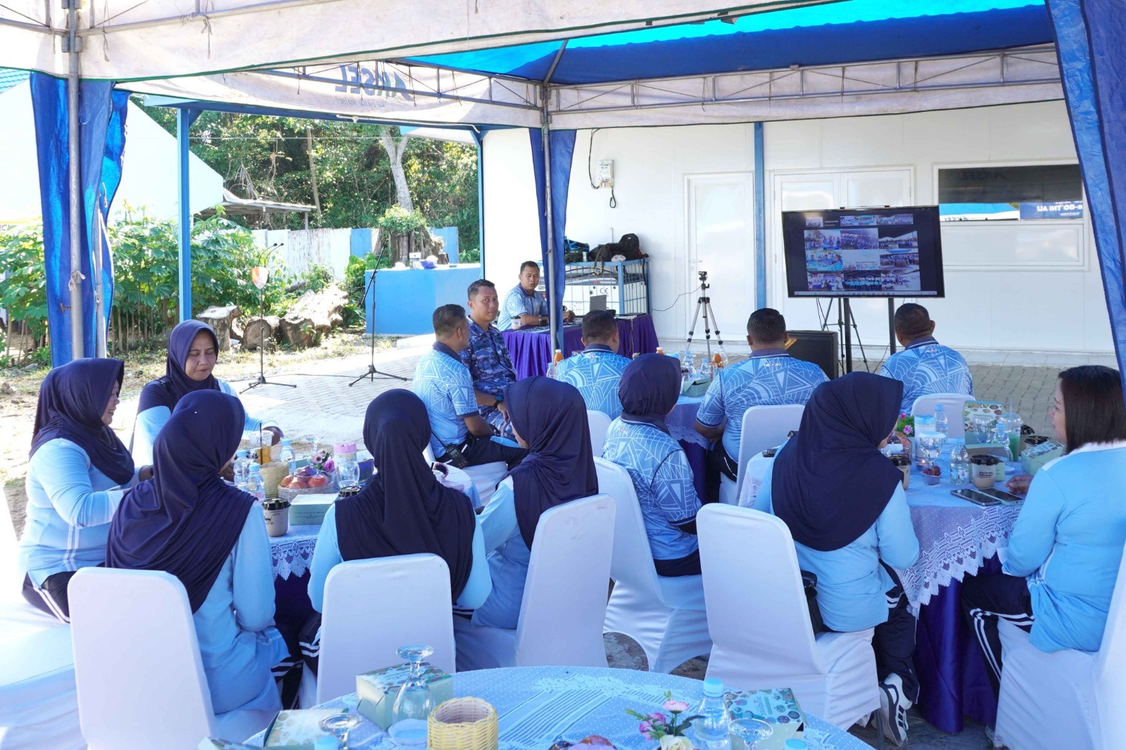 Wujud Kepedulian Kepada Rakyat Banua, Lanud Sjamsudin Noor Gelar Layanan Kesehatan Gratis dan Bazar Murah