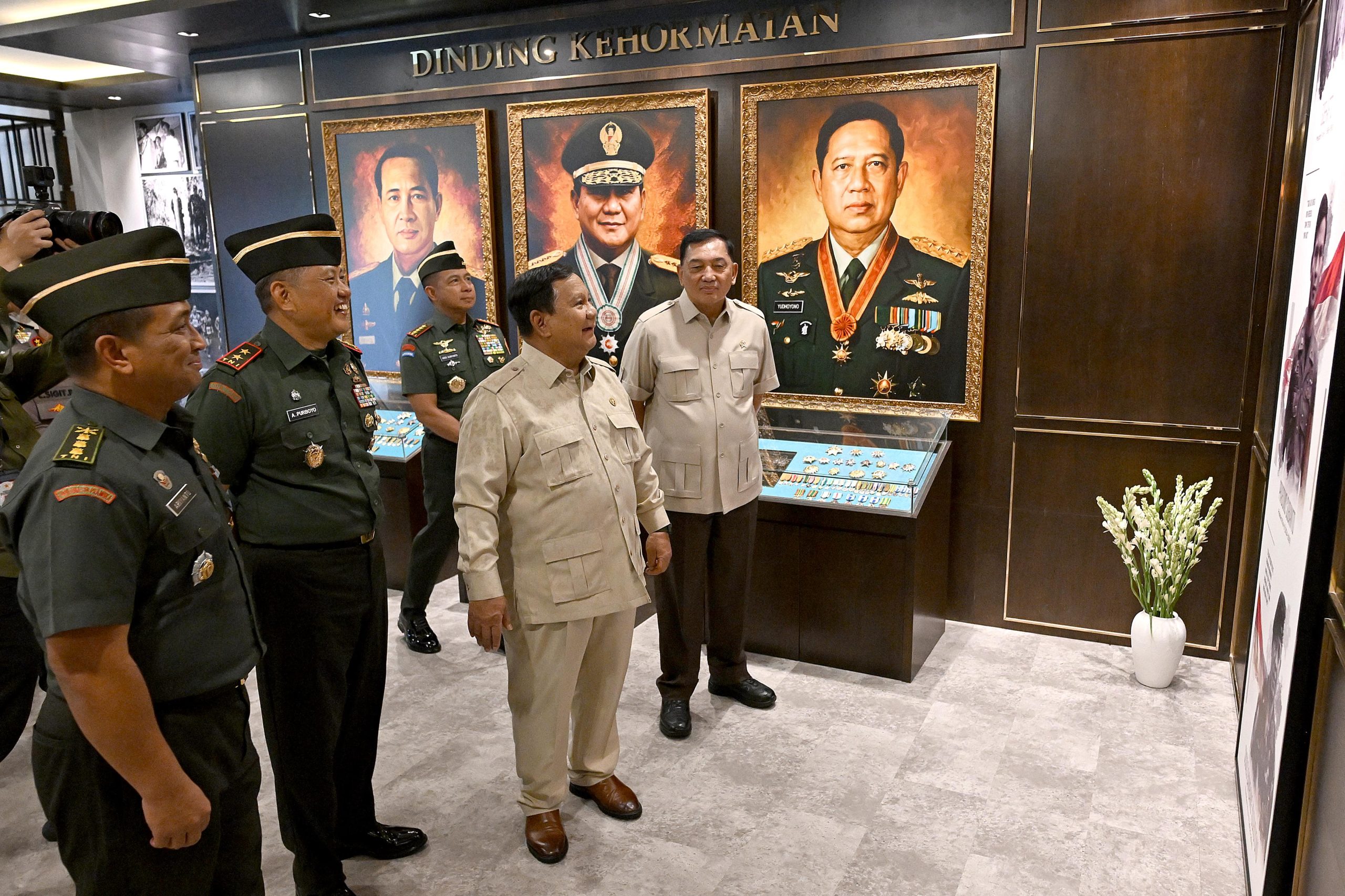 Panglima TNI Dampingi Presiden Prabowo Subianto Resmikan Museum dan Perpustakaan di Seskoad