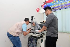 Sambut Hari Bakti ke-79 TNI AU 2026, Lanud Sjamsudin Noor Gelar Pemeriksaan Mata Gratis bagi Masyarakat Kalsel