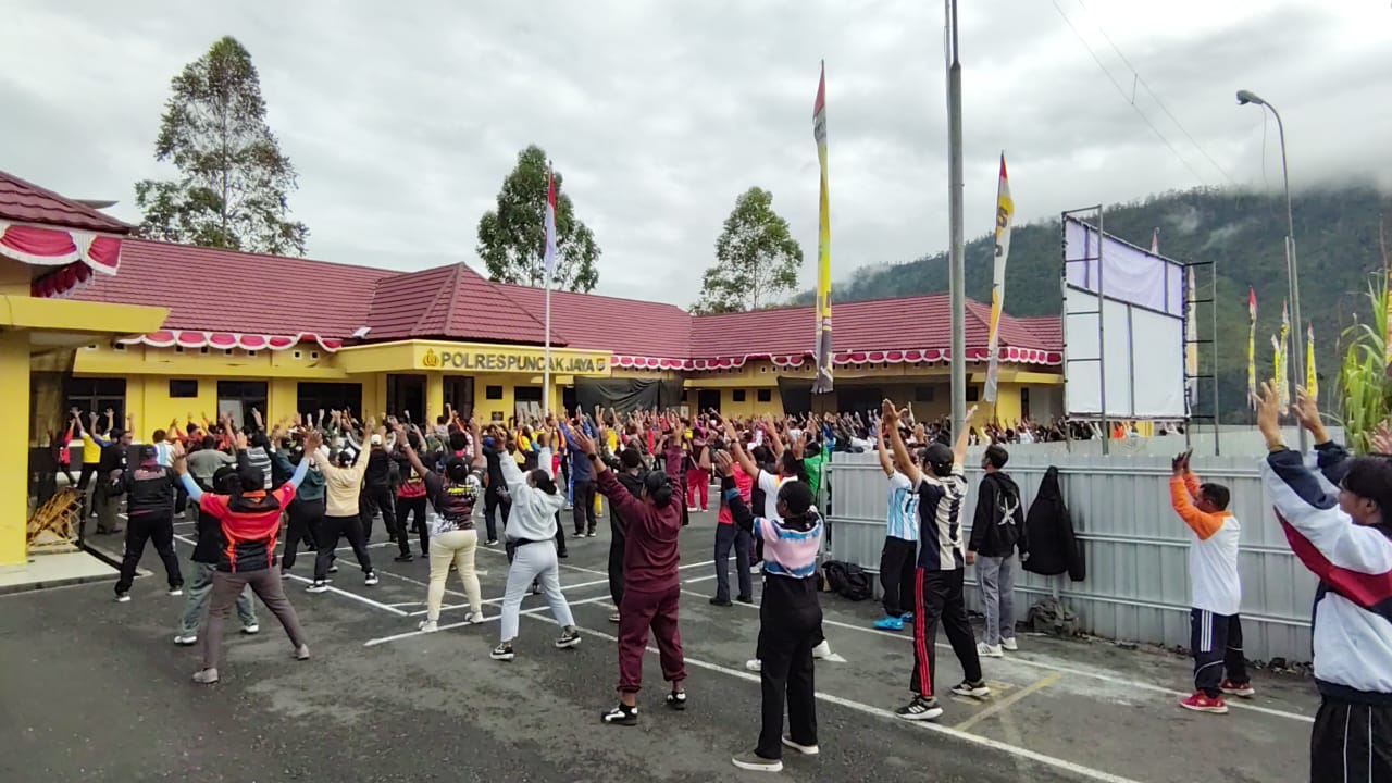 Senam Jumat Sehat Gabungan TNI, Polri dan Pemda Kabupaten Puncak Jaya